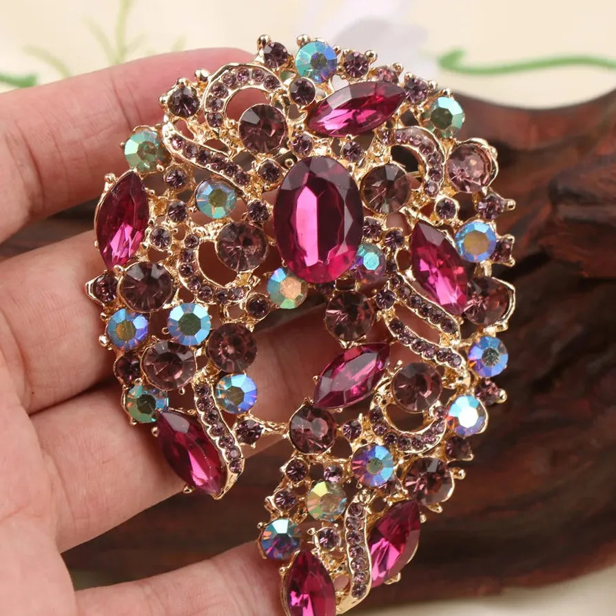 Luxury Openwork Floral Classic Brooch Gift for Men and Women