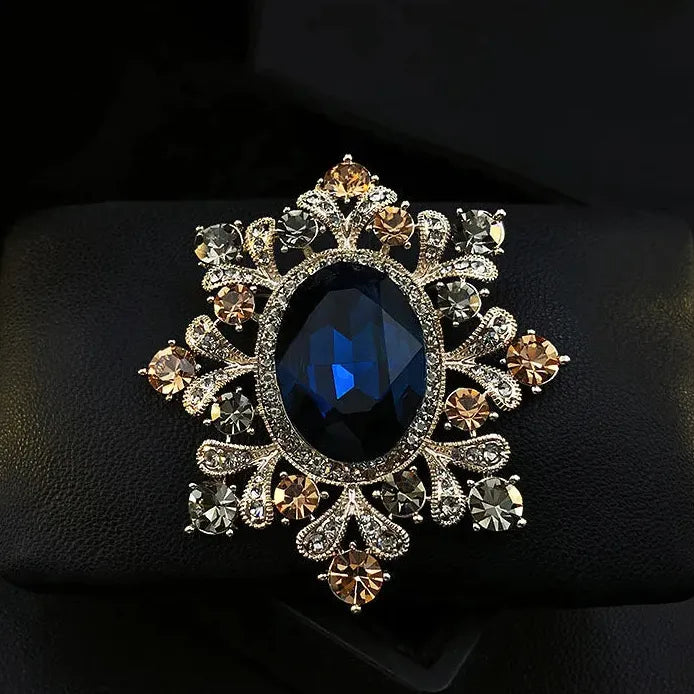 Vintage Round Crystal Brooch Elegant Women’s Retro Pin Gift Accessory