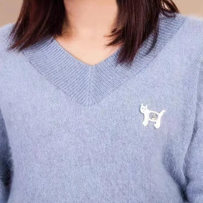 Small Fresh Cat Brooch, Minimalist Classic Gift for Men and Women