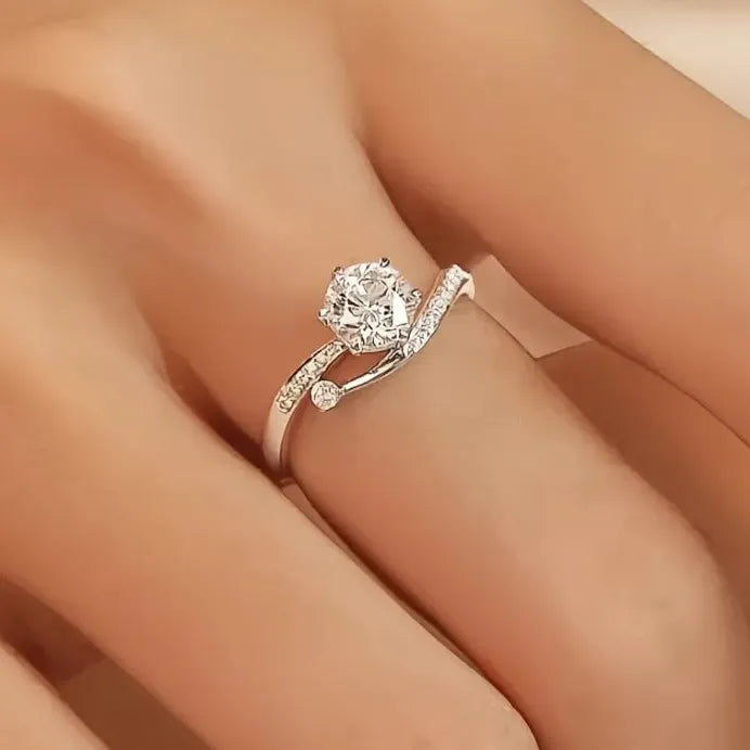 Graceful Women's Wedding Band with Round Cubic Zirconia Proposal Ring