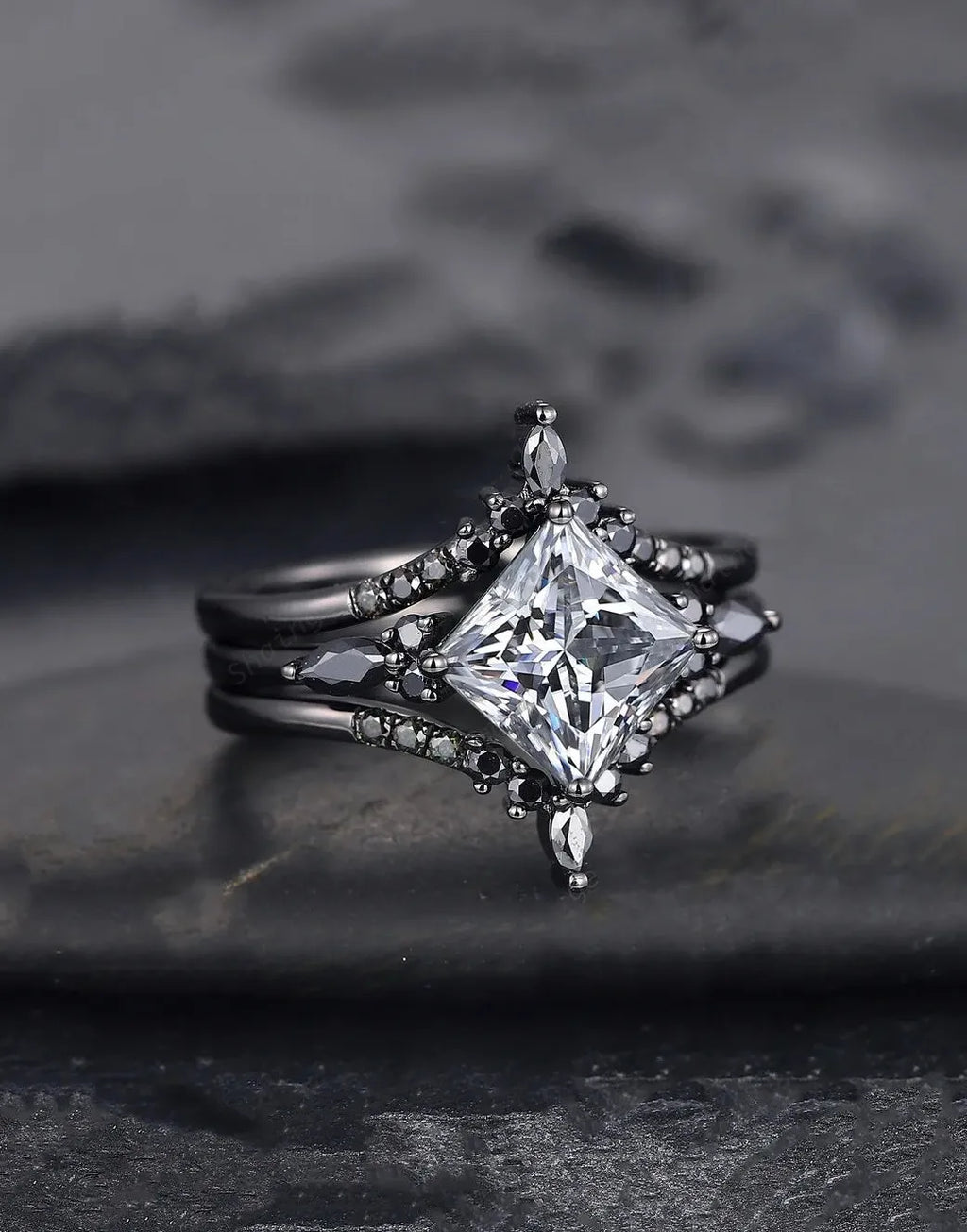 Luxury Retro Gun Plated Black Zinc Alloy Ring Micro Black Zircon Couple Set