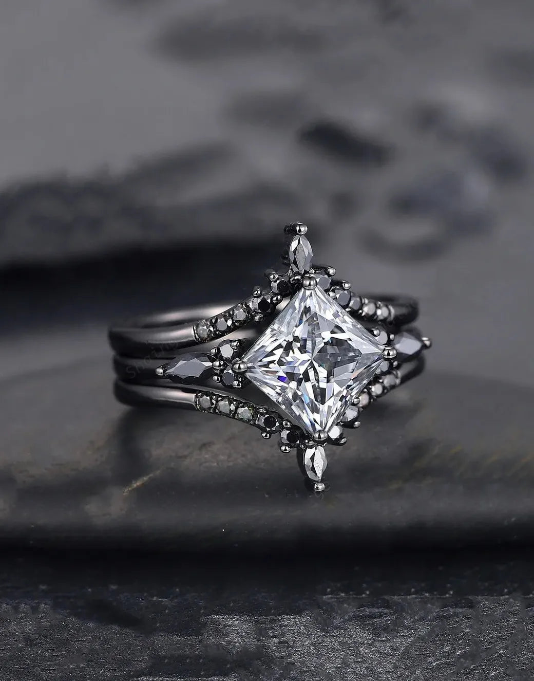 Luxury Retro Gun Plated Black Zinc Alloy Ring Micro Black Zircon Couple Set
