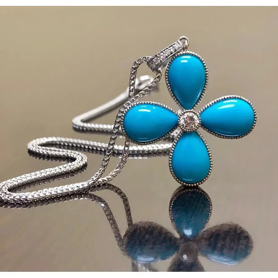 Fashionable Clover Pendant Necklace for Women Silver Plated Zinc Alloy Chain