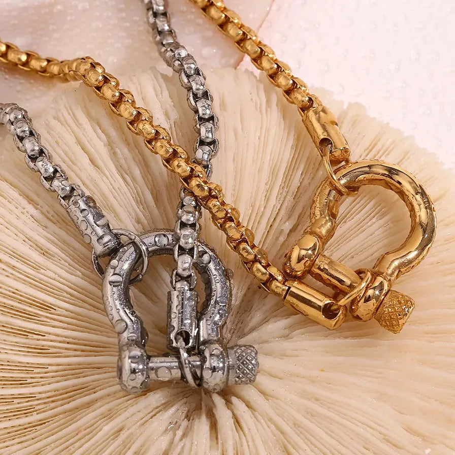 Vintage Chunky Square Metal Chain Horseshoe Necklace 316L Stainless Steel Choker Pendant