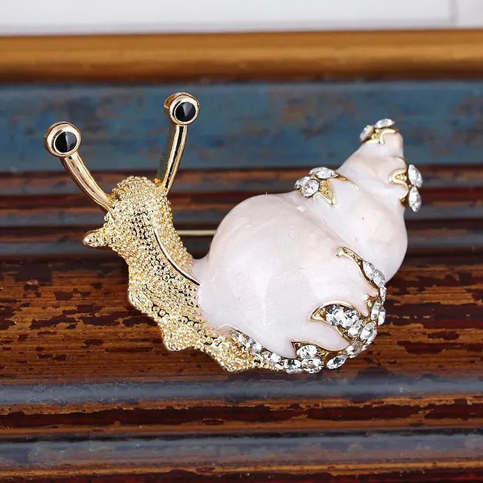 Classic Snail Conch Shell Brooch Pin Jewelry for Men and Women