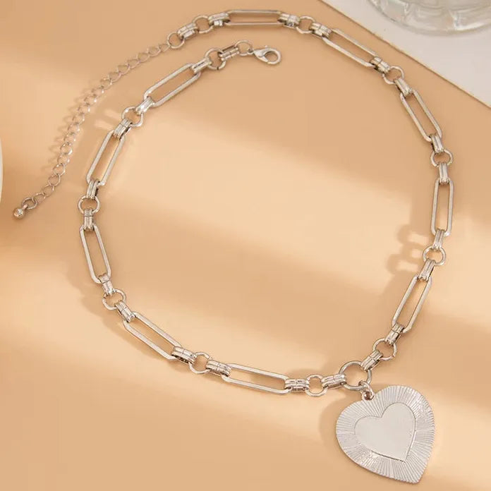 Y2K Heart Necklace for Women Girls Gold Metal Clavicle Chain Choker