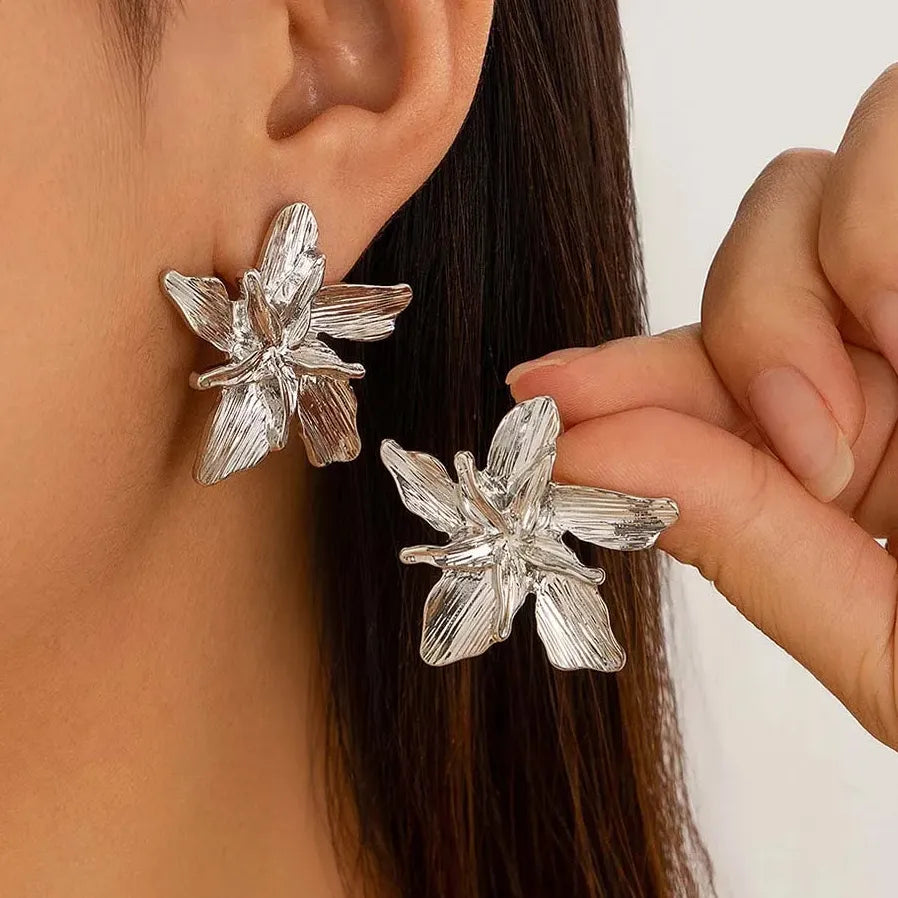 Vintage Ginkgo Leaf Stud Earrings for Women Double-Layer Charm Jewelry