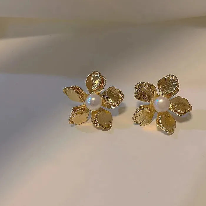 French Elegant Gold Pearl Flower Stud Earrings Vintage Luxury Jewelry