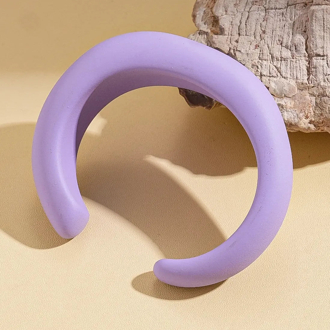 European American Oversized Unique Acrylic Irregular Geometric Open-Cuff Bangle - High-End Statement Wrist Jewelry for Women