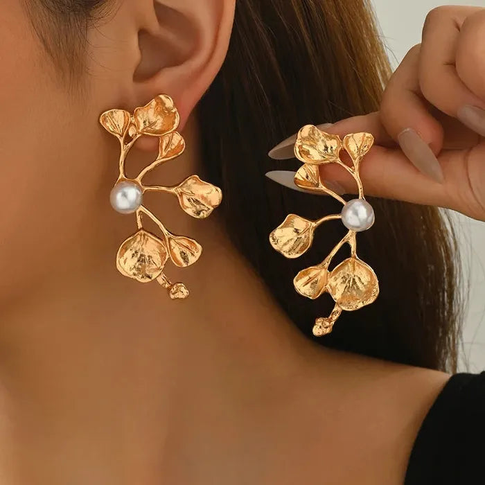 Vintage Pearl Leaf Drop Earrings for Women Zinc Alloy Jewelry Gift 2025