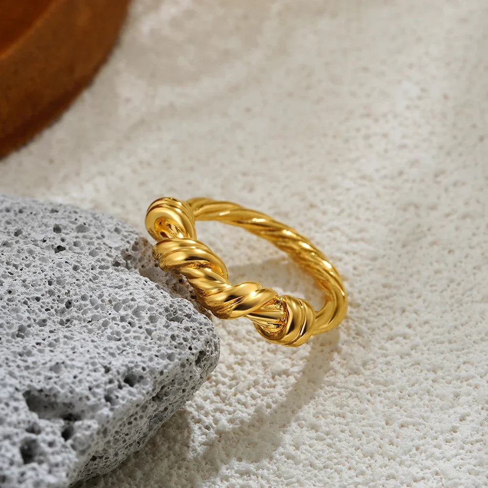 18K Gold Plated Twisted Spiral Metal Circle Ring for Women Stainless Steel Wed Band