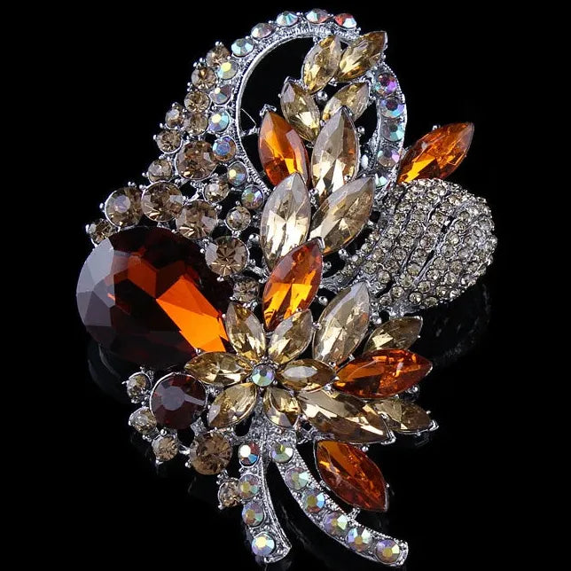 Classic Floral Openwork Brooch Wedding Gift for Men and Women