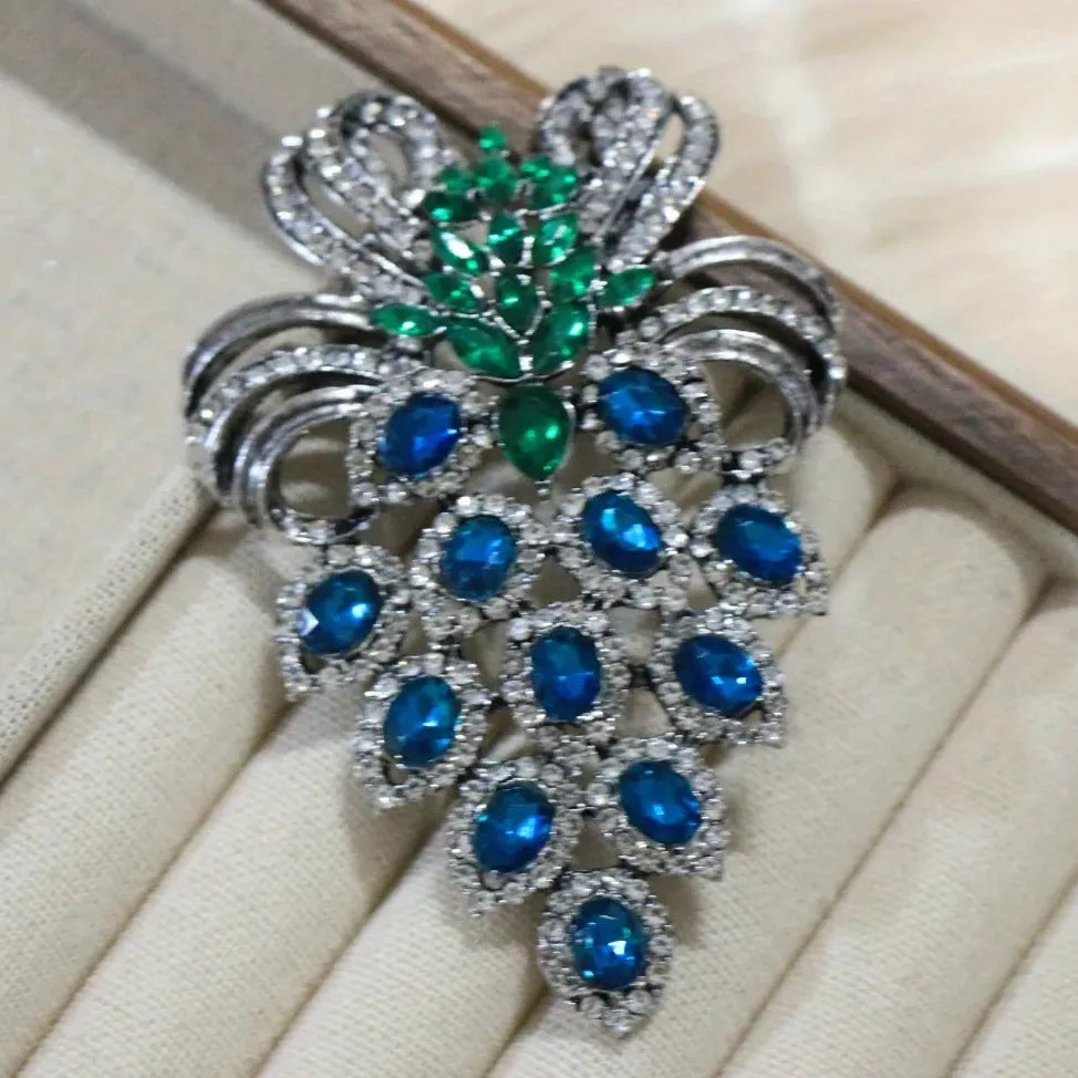 Luxury Grape Fruit Brooch Pin for Men and Women Classic Style