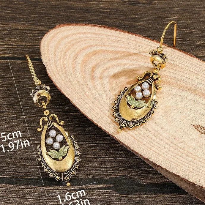 Elegant Round Geometric Women’s Earrings Gold White Stone Zinc Alloy Pendant