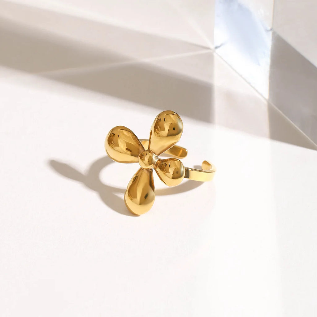 Stainless Steel Chunky Flower Wedding Ring Hypoallergenic Waterproof Petal Jewelry