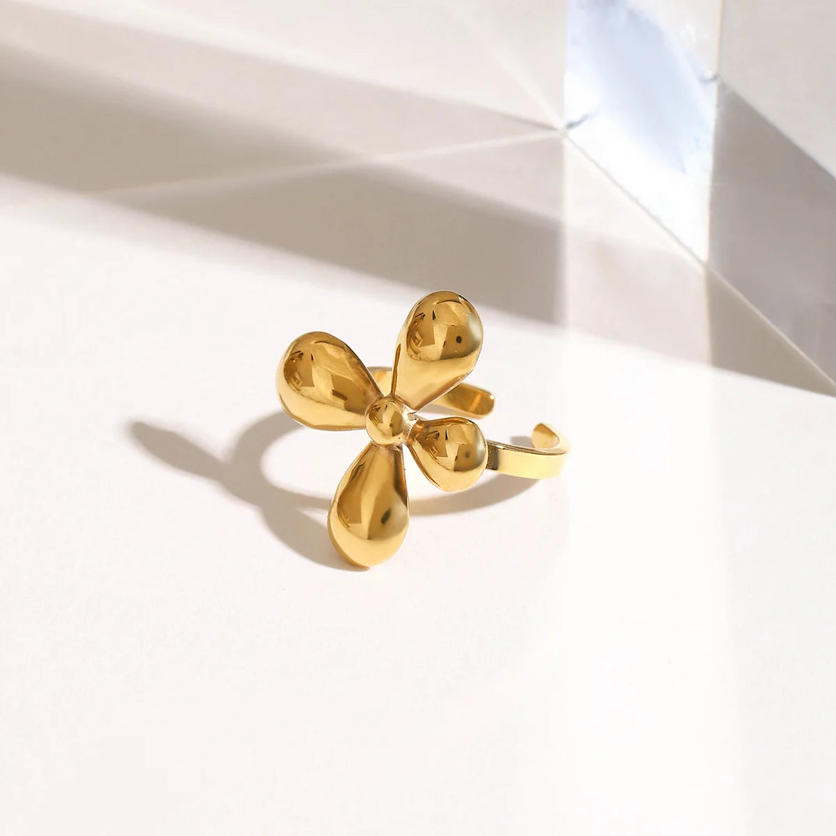 Stainless Steel Chunky Flower Wedding Ring Hypoallergenic Waterproof Petal Jewelry