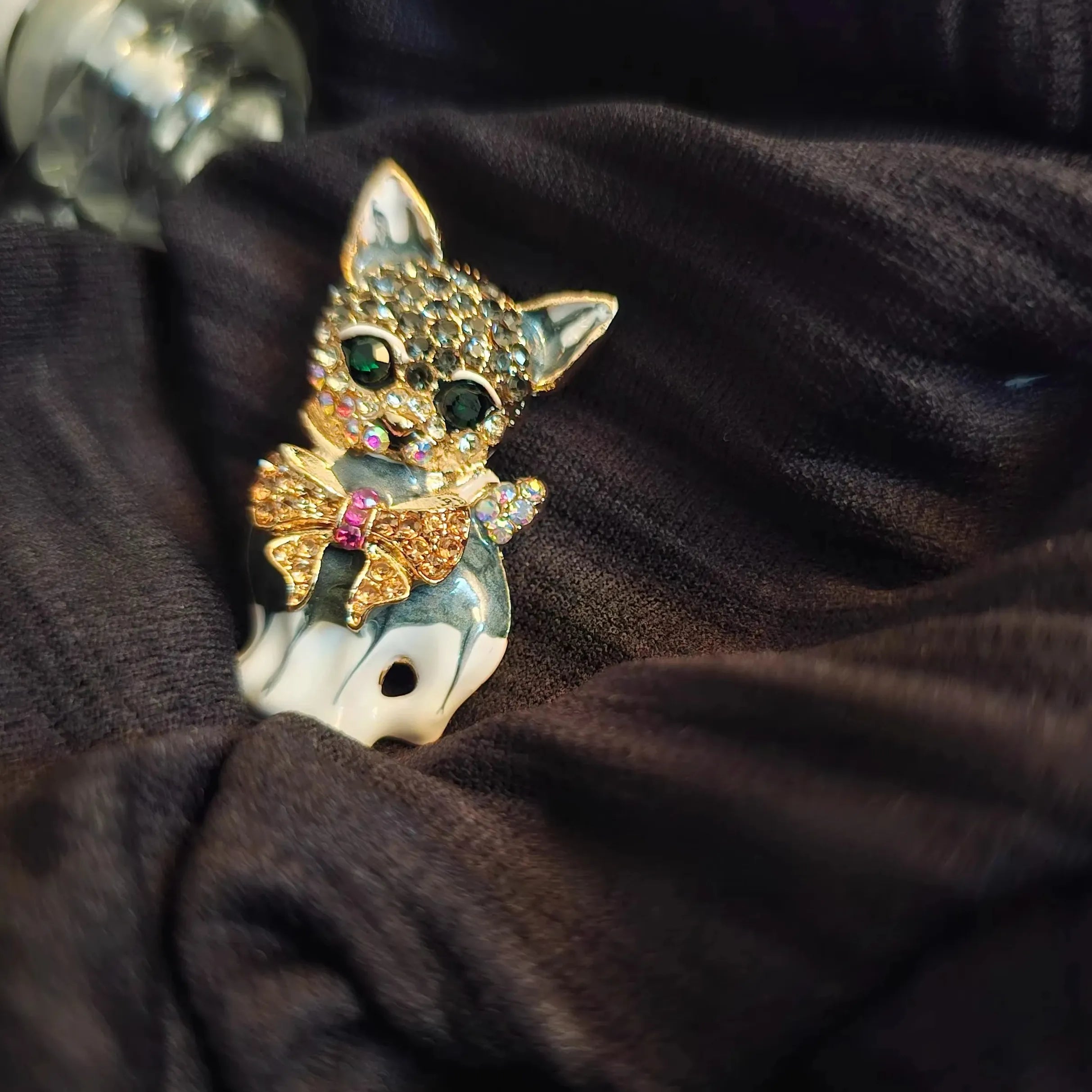 Luxury Classic Cat Brooch for Men Women Gift Elegant Jewelry Accessory