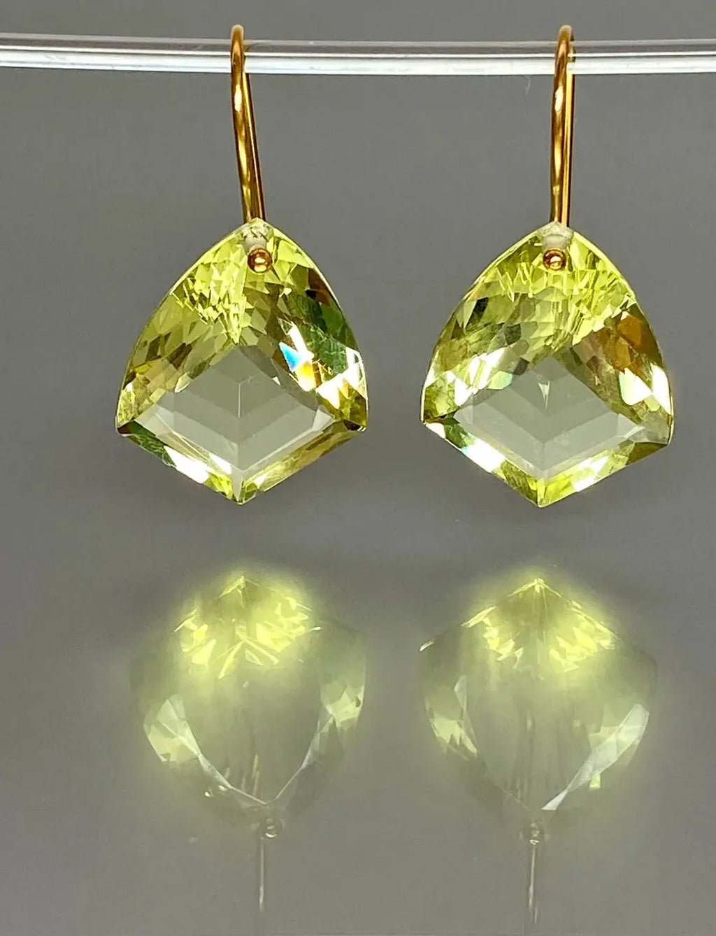 Golden Water Drop Earrings for Women Simple Exquisite Zinc Alloy Jewelry