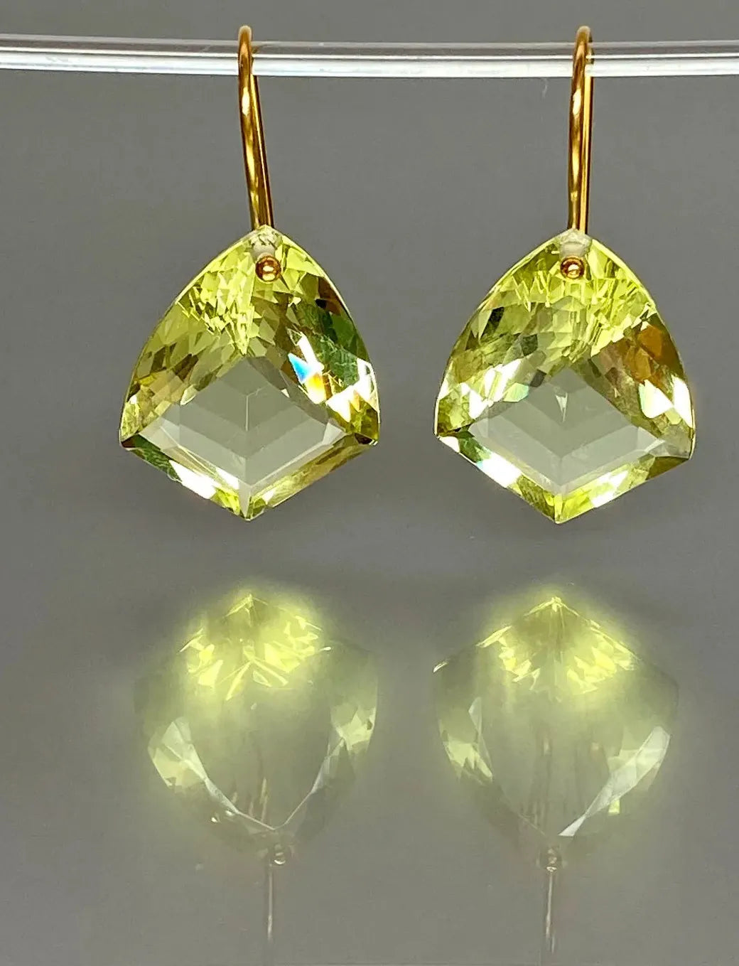 Golden Water Drop Earrings for Women Simple Exquisite Zinc Alloy Jewelry