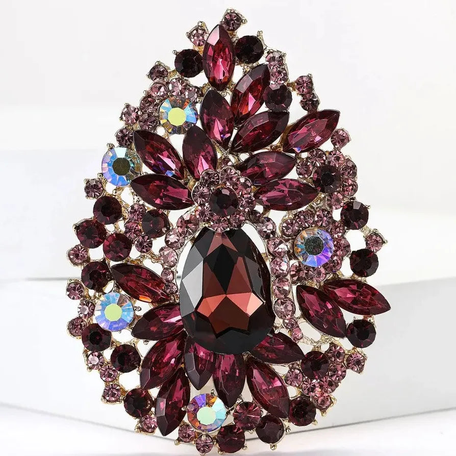 Classic Floral Openwork Brooch Elegant Jewelry Gift for Men and Women