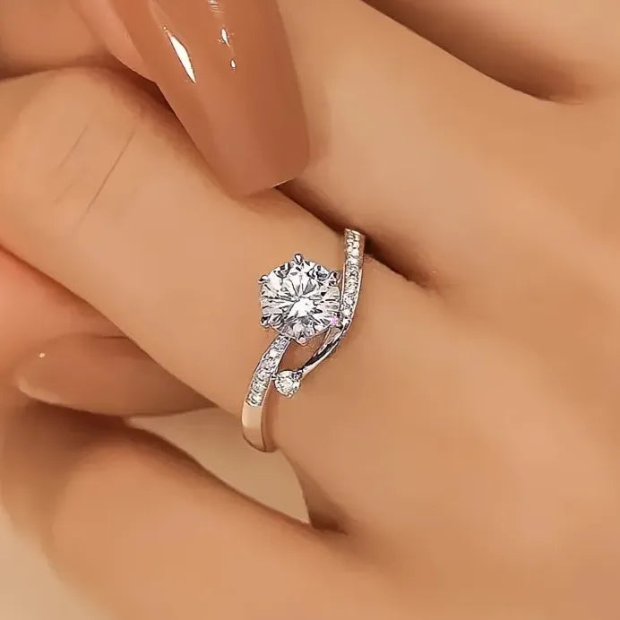 Graceful Women's Wedding Band with Round Cubic Zirconia Proposal Ring