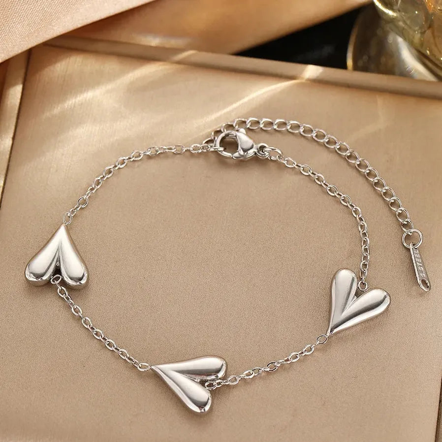 Gold Heart-Shaped Stainless Steel Bracelet for Women Minimalist Waterproof Jewelry