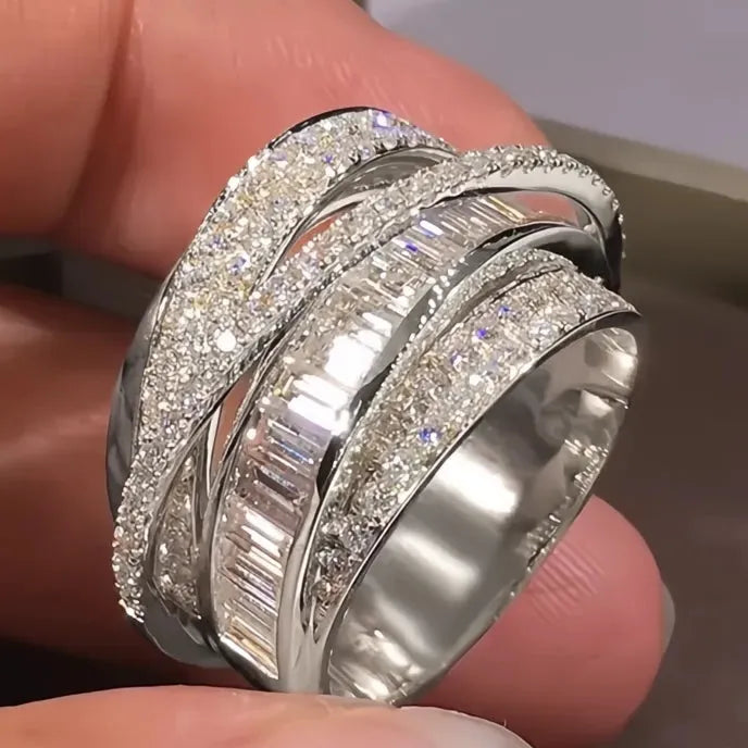 Luxury Gold Color Brass Women Rings with Cubic Zirconia Pave Geometric Design for Wedding Party Engagement