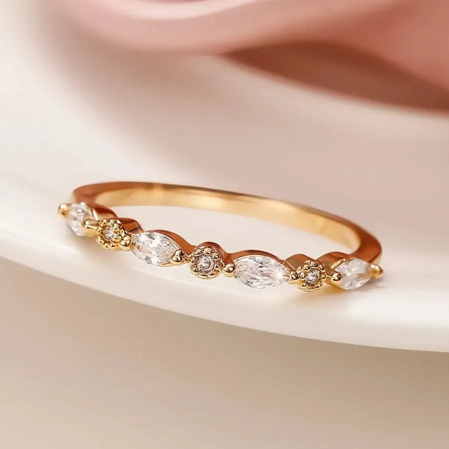 2022 Trendy Gold Brass Women's Wedding Band Ring with Cubic Zirconia