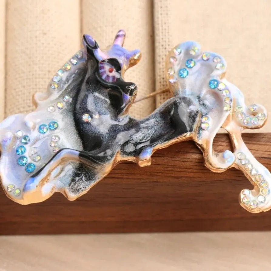 Luxury Vintage Horse Year Warhorse Unicorn Brooch for Men and Women