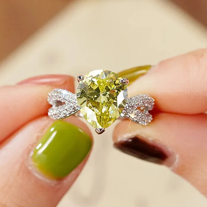Waterdrop Pear Cubic Zirconia Ring for Women Light Yellow Bridal Jewelry