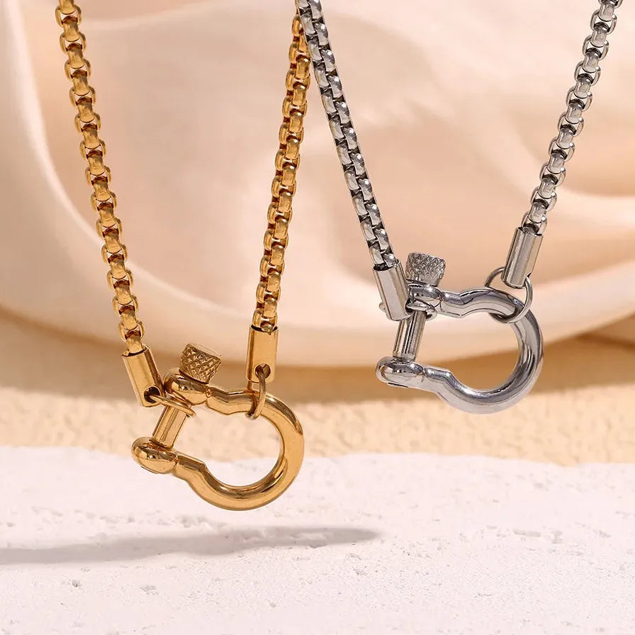 Vintage Chunky Square Metal Chain Horseshoe Necklace 316L Stainless Steel Choker Pendant
