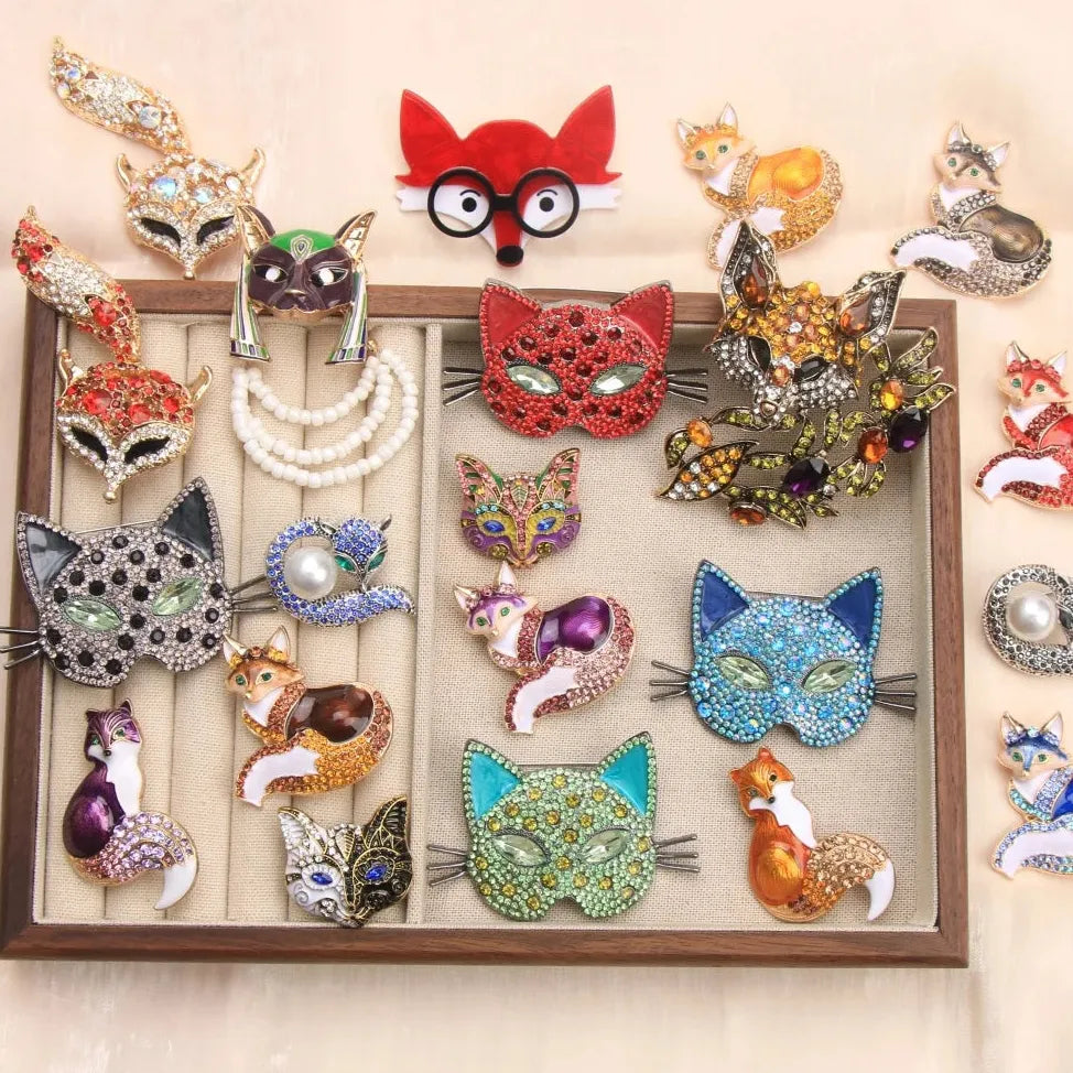 Vintage Fox Brooch Classic Jewelry for Women Elegant Style Accessory