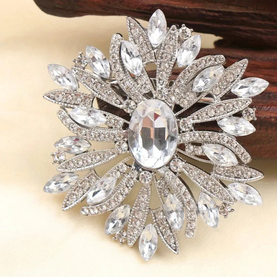Vintage Openwork Floral Brooch Classic Style Gift for Men & Women