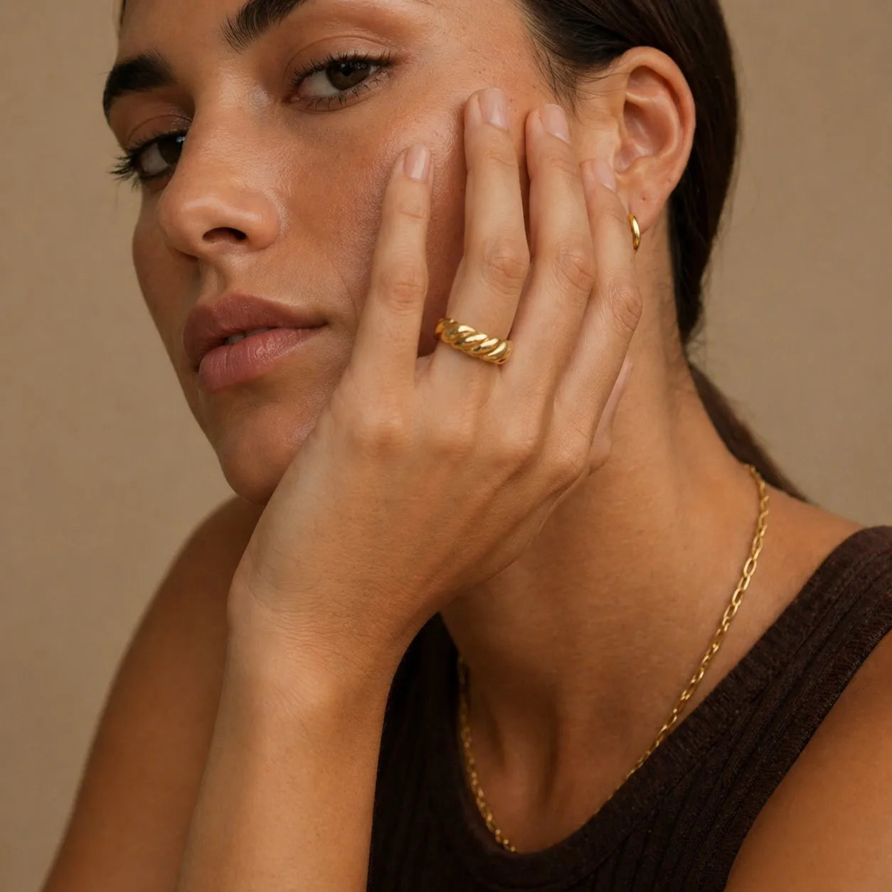 Vintage Gold Plated Twisted Croissant Zinc Alloy Chunky Ring for Women Lightweight Jewelry