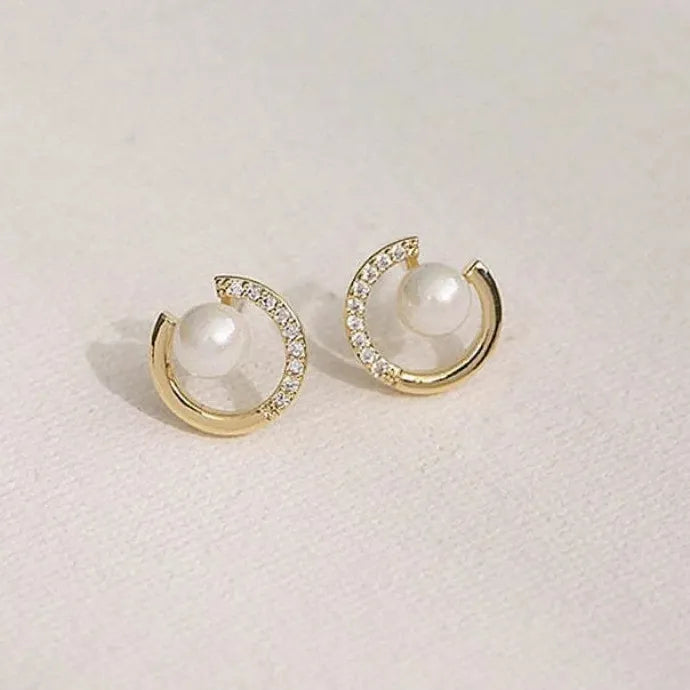 Elegant Geometric Round Stud Earrings Zinc Alloy Imitation Pearl Zircon Hollow