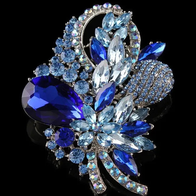 Classic Floral Openwork Brooch Wedding Gift for Men and Women