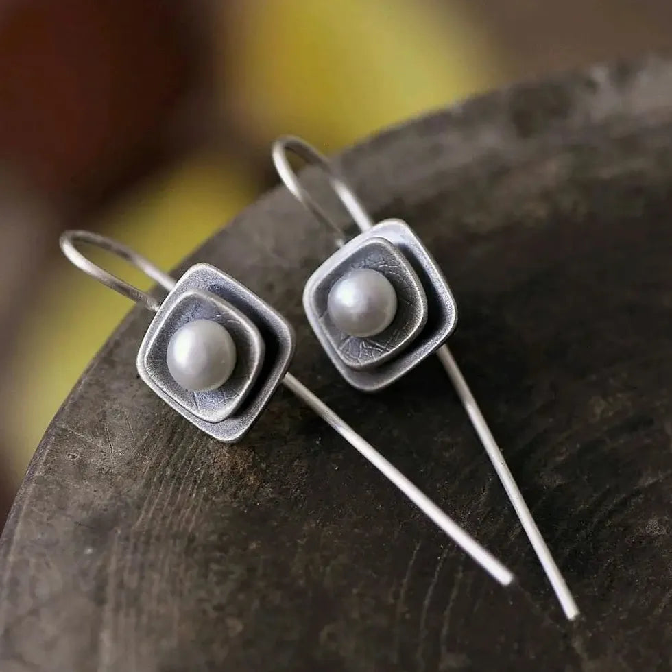Vintage Round White Imitation Pearl Women’s Long Hook Earrings Zinc Alloy Double-Sided Pendant Jewelry