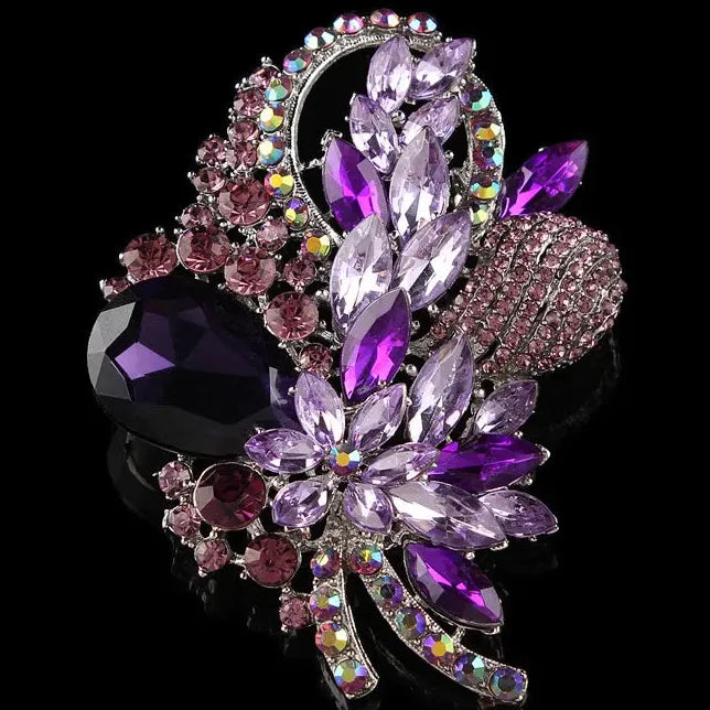 Classic Floral Openwork Brooch Wedding Gift for Men and Women