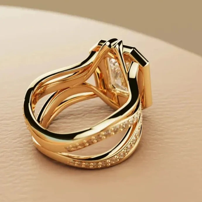 Luxury Gold Color Metal Carving Ring Inlaid Imitation Crystal Bridal Wedding Jewelry