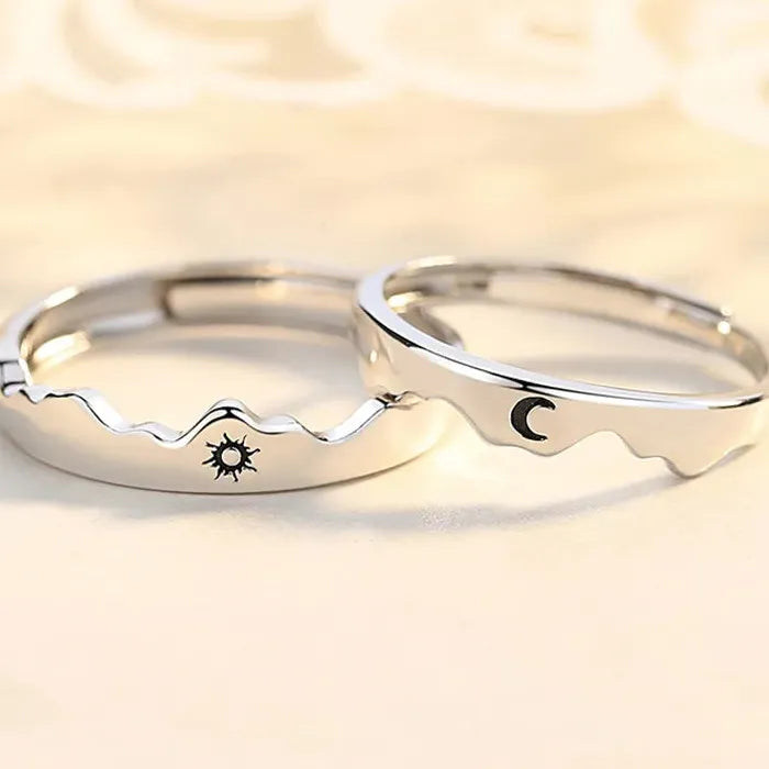 2Pcs Adjustable Astronaut Planet Rings for Women Men Trendy Jewelry