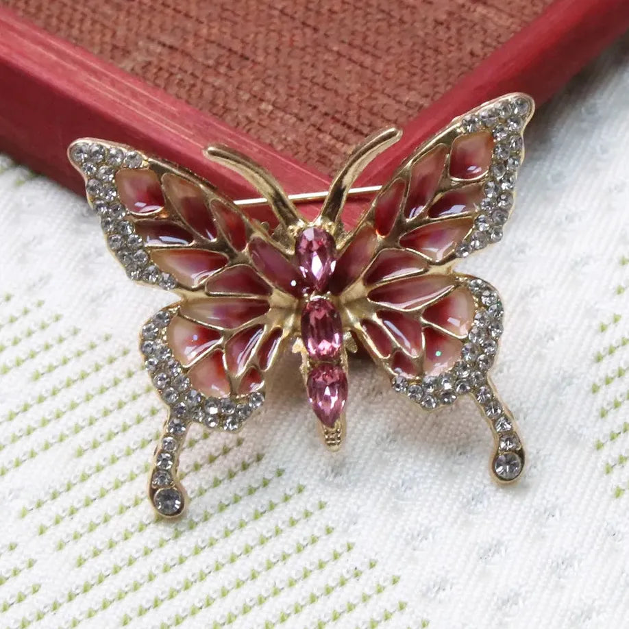 Elegant Floral Giraffe Butterfly Brooch Gift for Men & Women