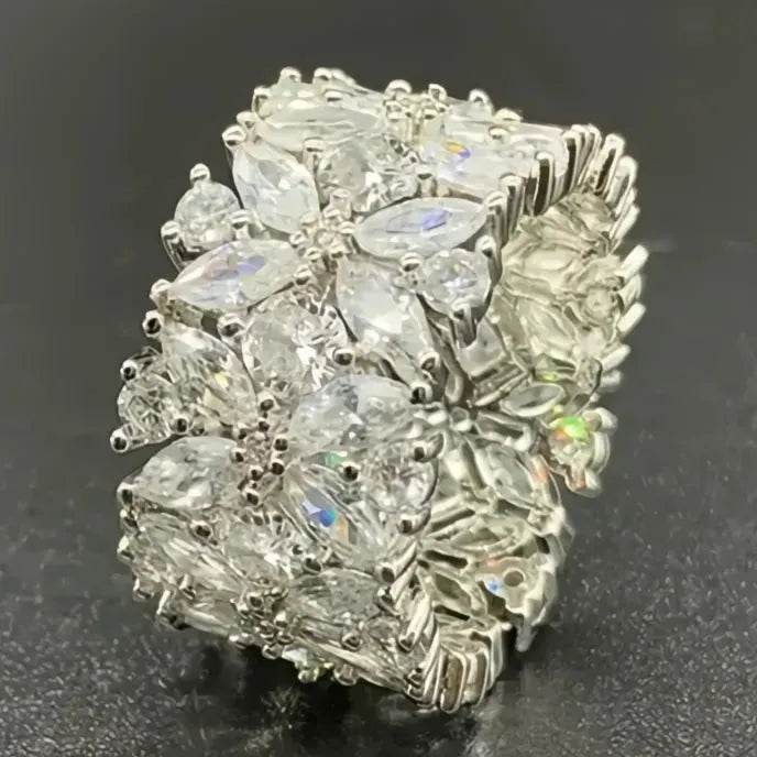 Charming Flower Design Women’s Ring Brass Cubic Zirconia Sparkling Cocktail Fashion Jewelry