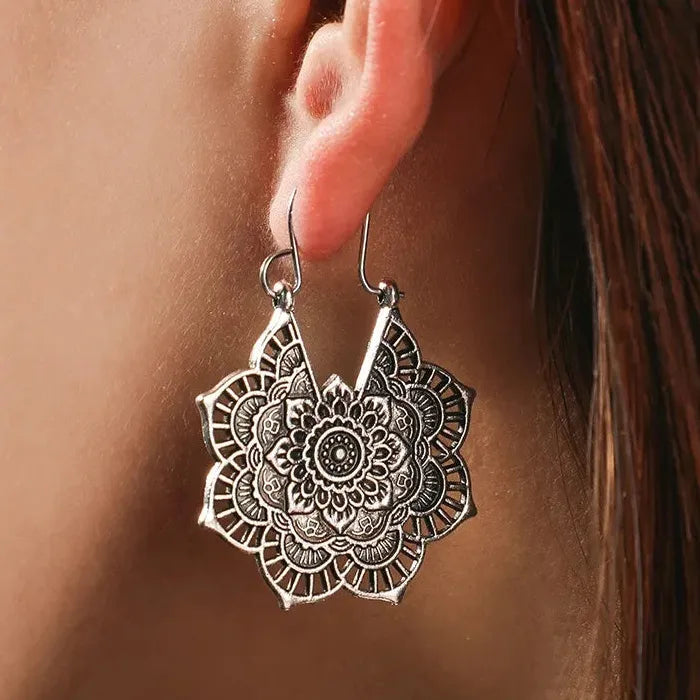 Retro Bohemian Hollow Flower Drop Earrings for Ladies Zinc Alloy Metal Jewelry