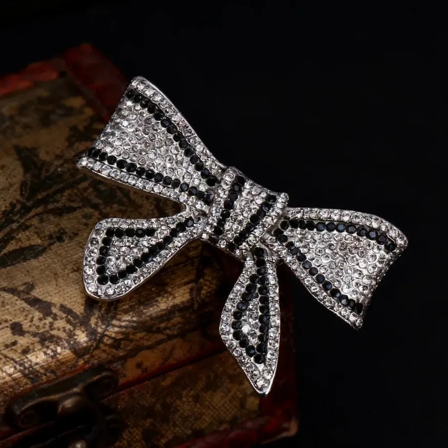 Luxury Bow Brooch Pin for Men and Women Elegant Gift Accessory