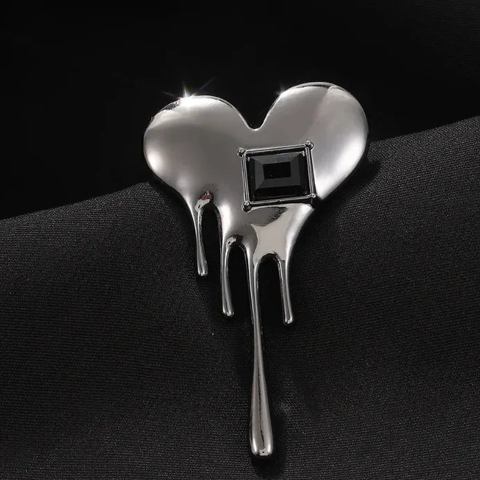 Punk Style Lava Heart Zinc Alloy Brooch Suit Pin Collar Accessory