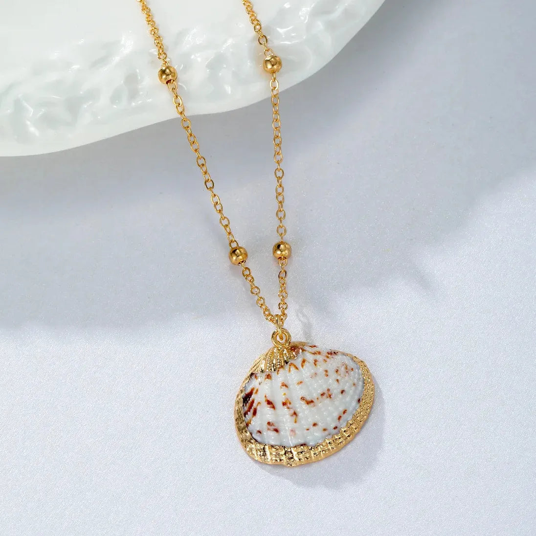 Fashion Beach Shell Conch Pendant Necklace for Women Acrylic Zinc Alloy Jewelry