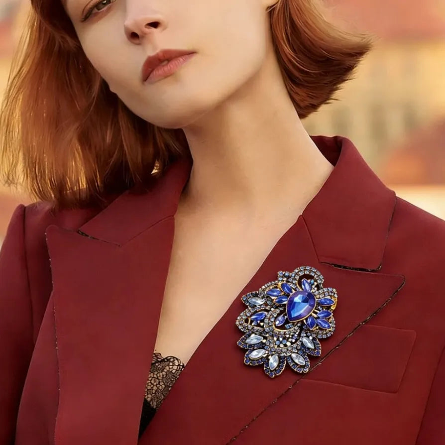 Floral Openwork Classic Brooch Wedding Gift for Women and Men