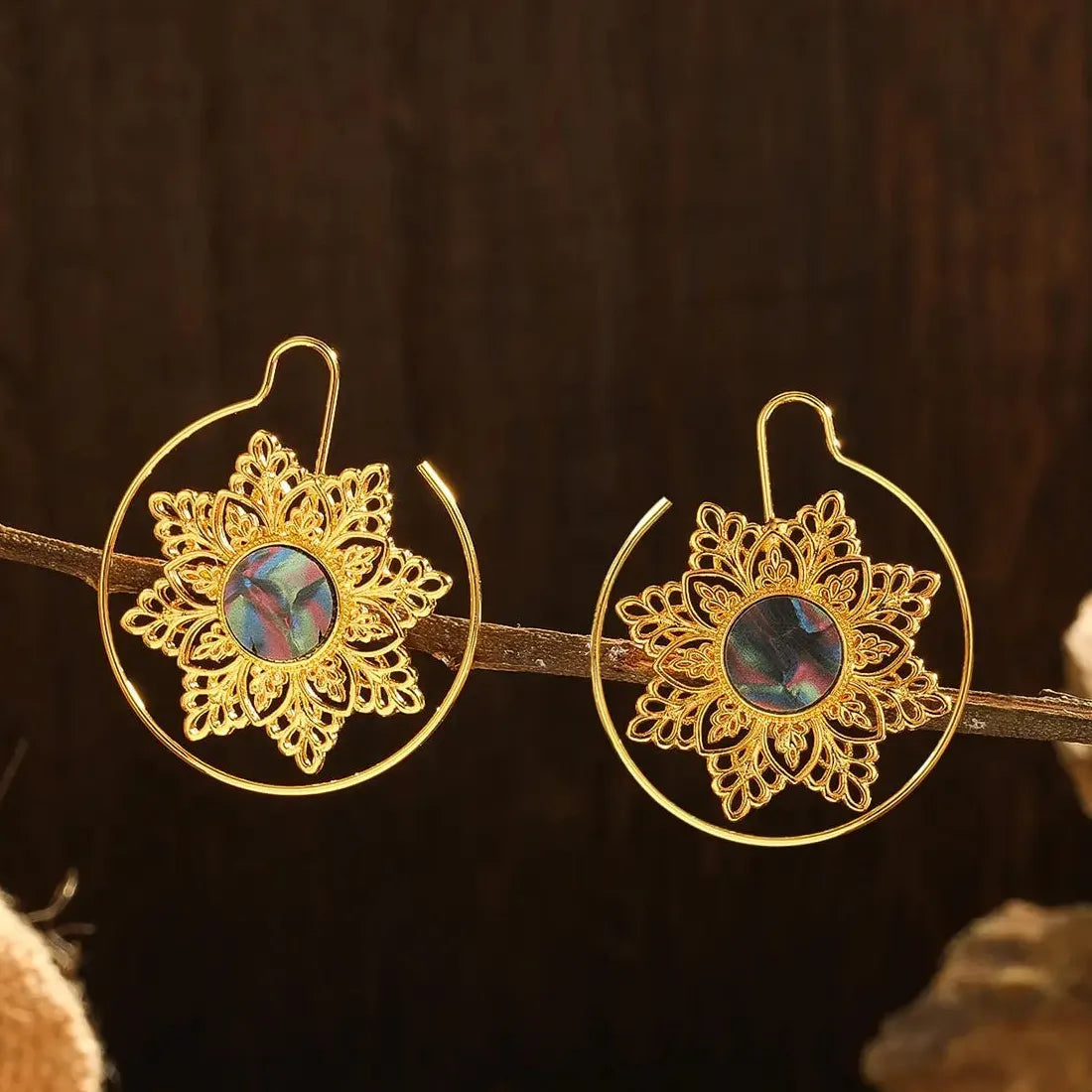 Vintage Gold Shell Round Drop Earrings Metal Carving Hollow Snowflake Jewelry