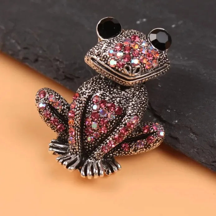 Vintage Rhinestone Frog Toad Brooch European American Pin Jewelry Accessory