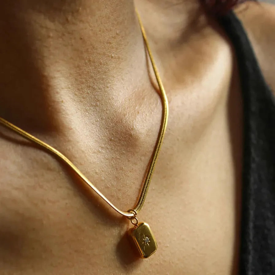 Oval Natural Tiger Eye Pendant Waterdrop Abalone Shell Necklace Stainless Steel Zircon Choker